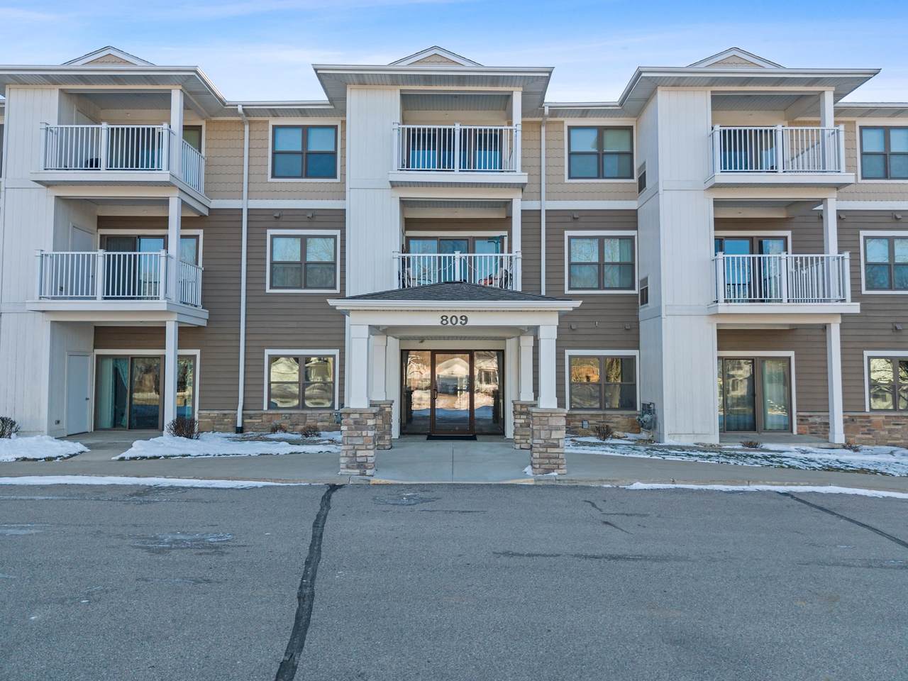 809 7th Ave N - Photo 1