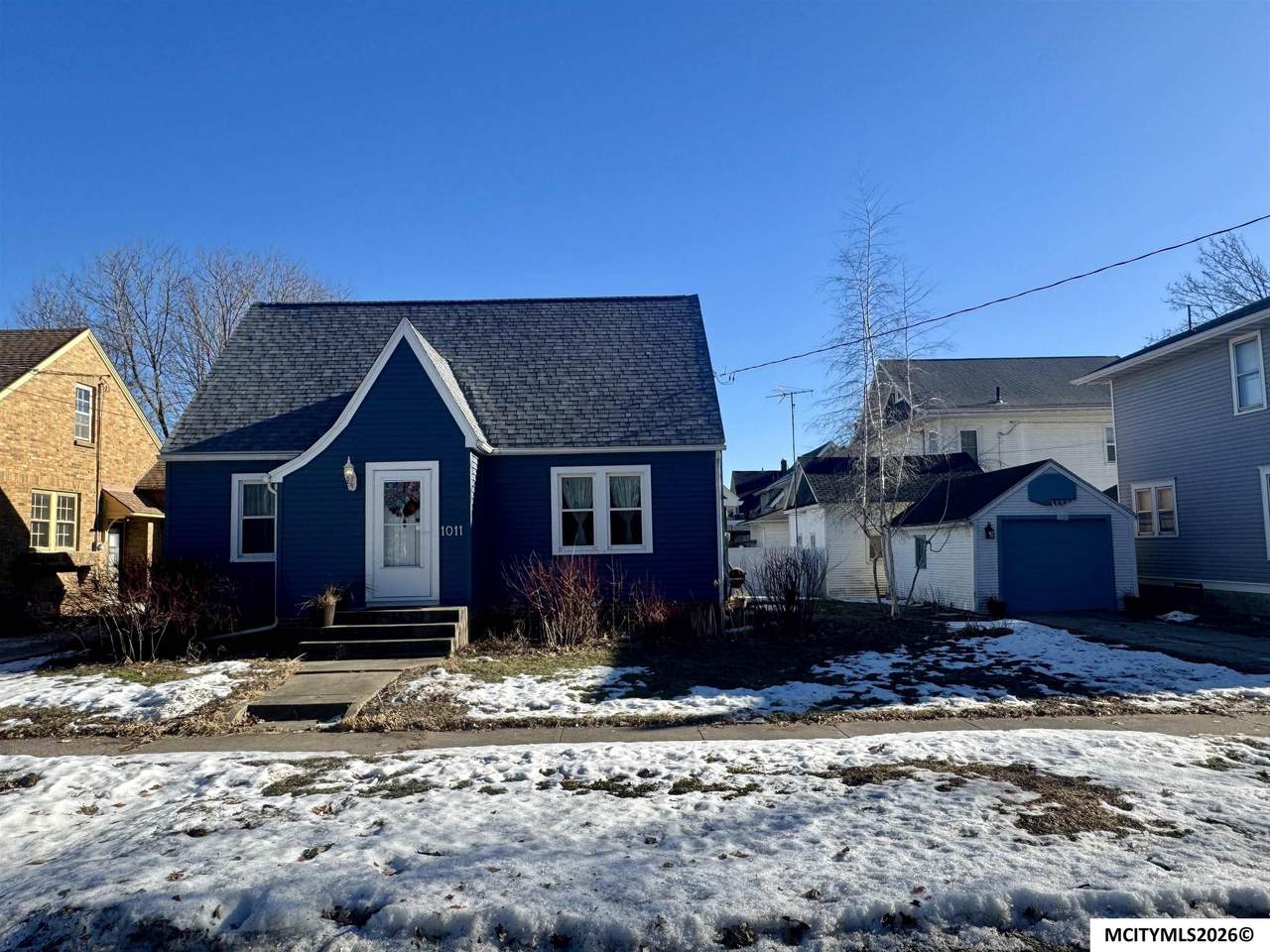 1011 Jefferson - Photo 1