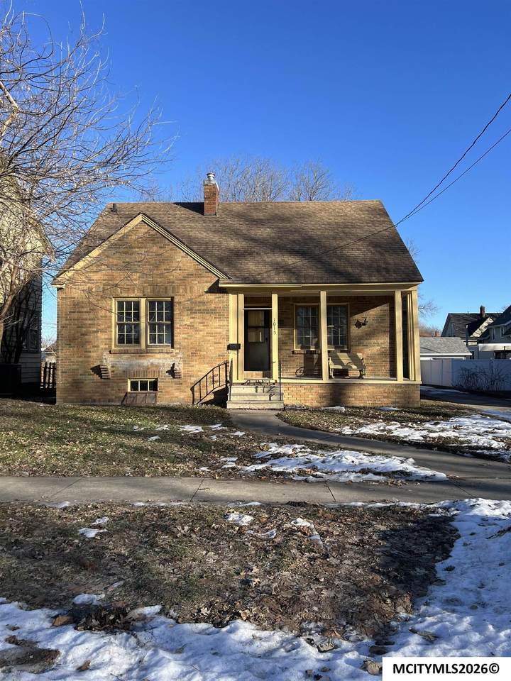 1015 Jefferson - Photo 1