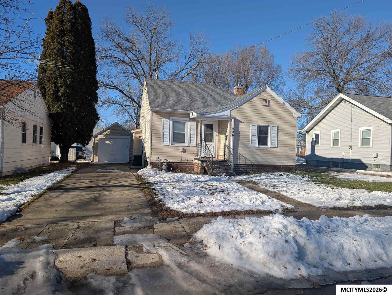 926 Harrison - Photo 1