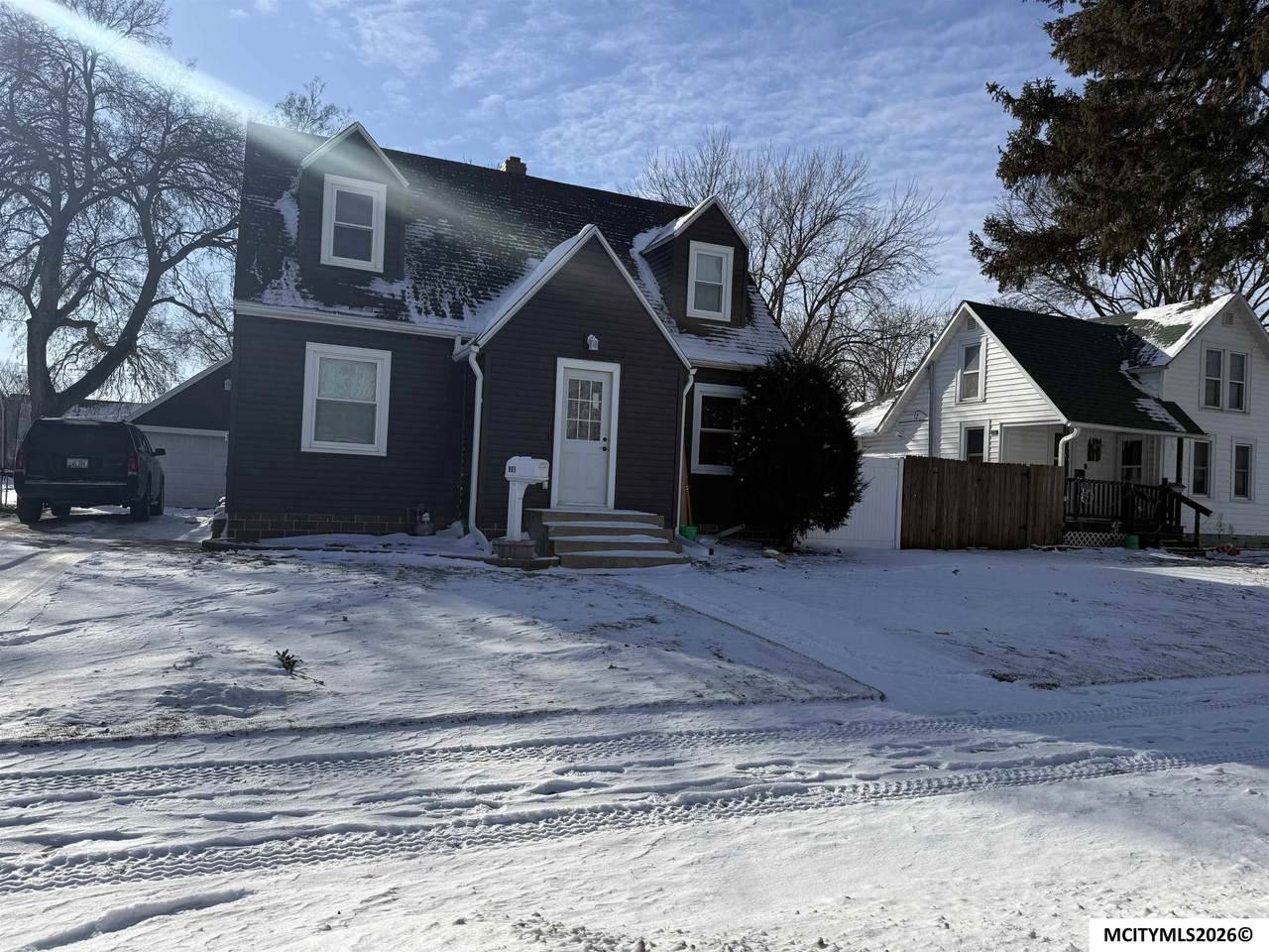 905 12th Ne - Photo 1