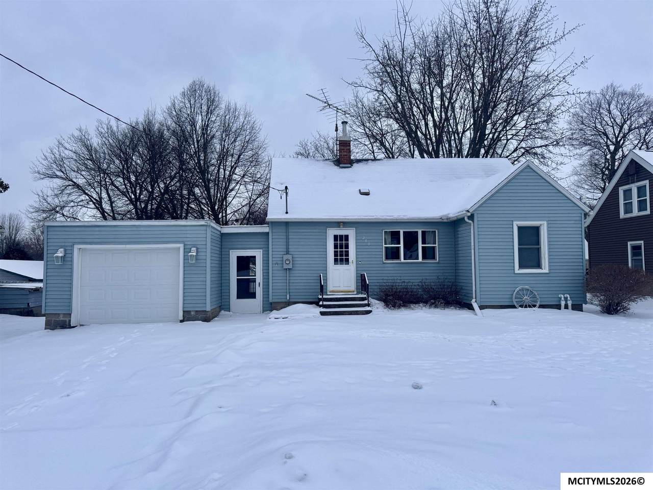 211 1st St Ne - Photo 1