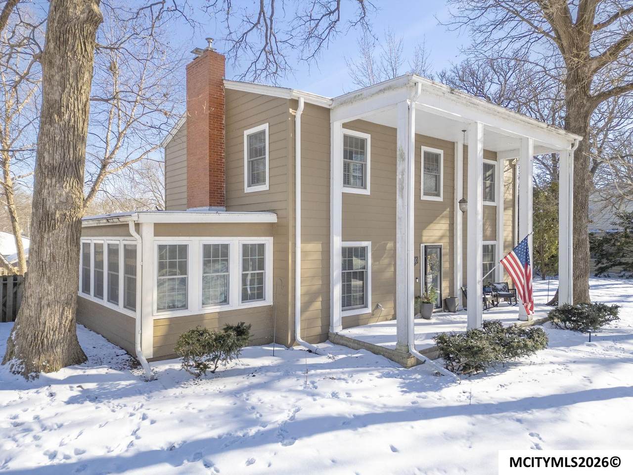 500 18th St W - Photo 1