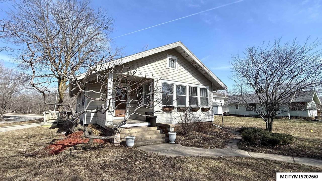 726 1st Sw - Photo 1