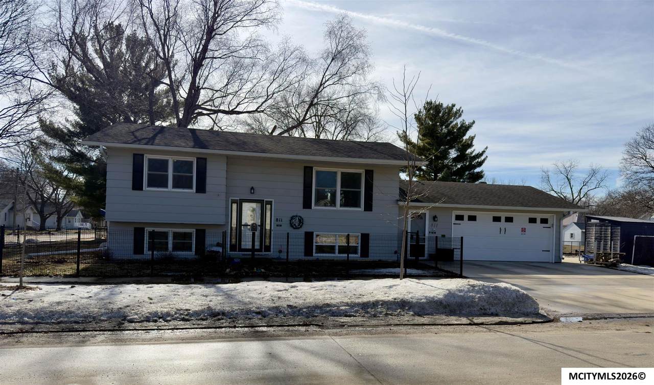 811 9th Nw - Photo 1