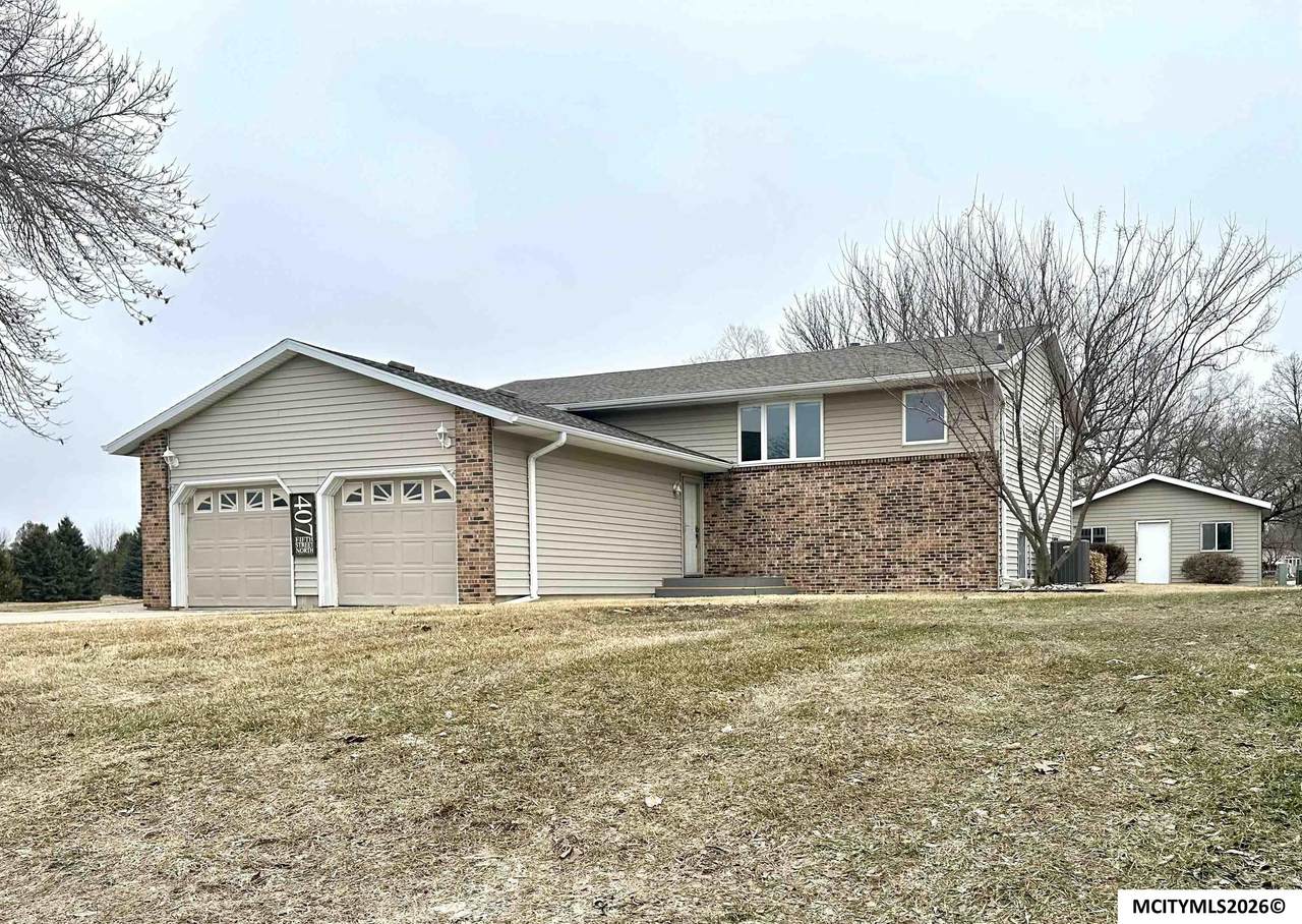 407 5th St N - Photo 1