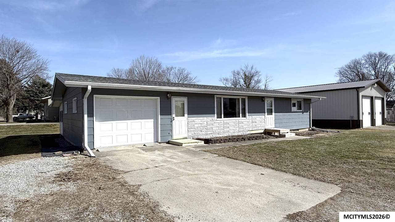 120 6th St N - Photo 1