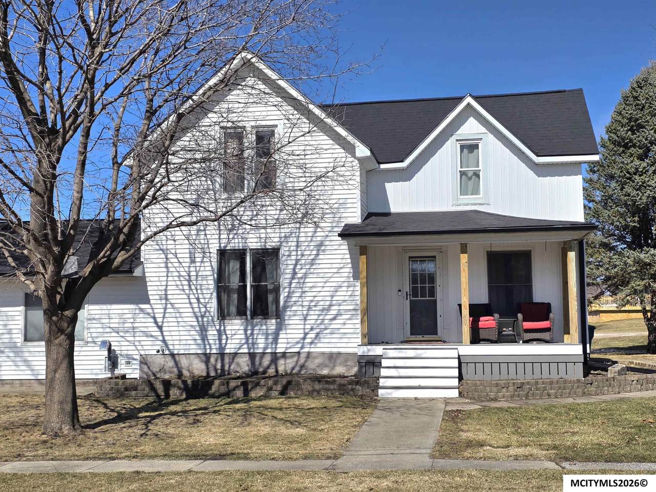 213 Jefferson St - Photo 1