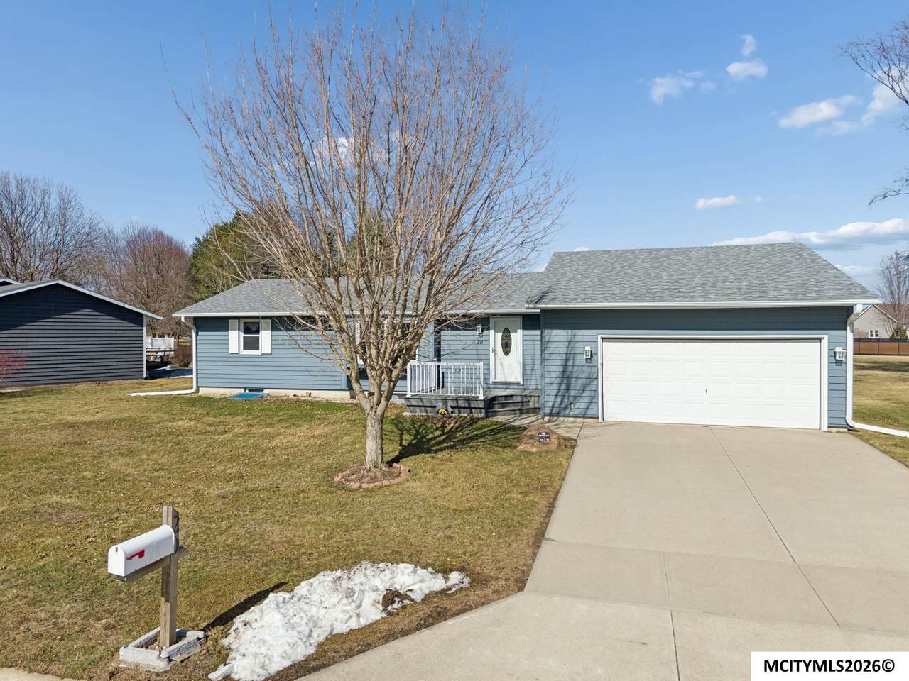 20 Charlestown Sq - Photo 1