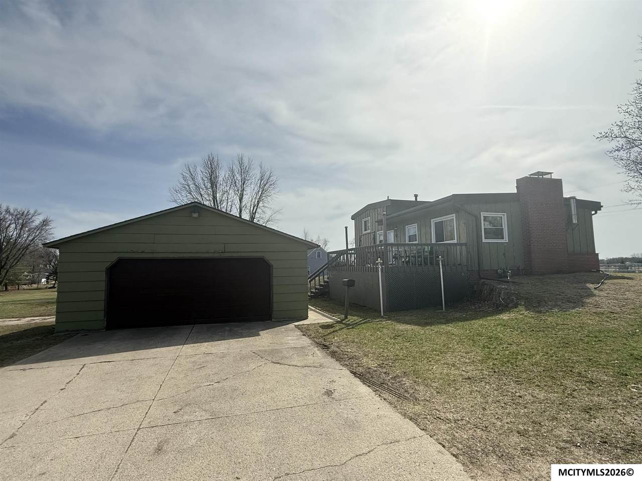 305 11th St - Photo 1