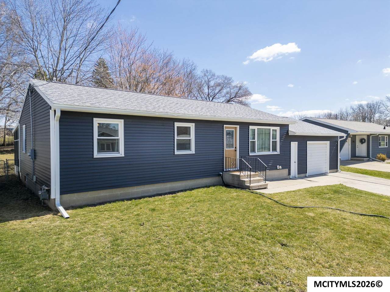 727 Progess Ave - Photo 1