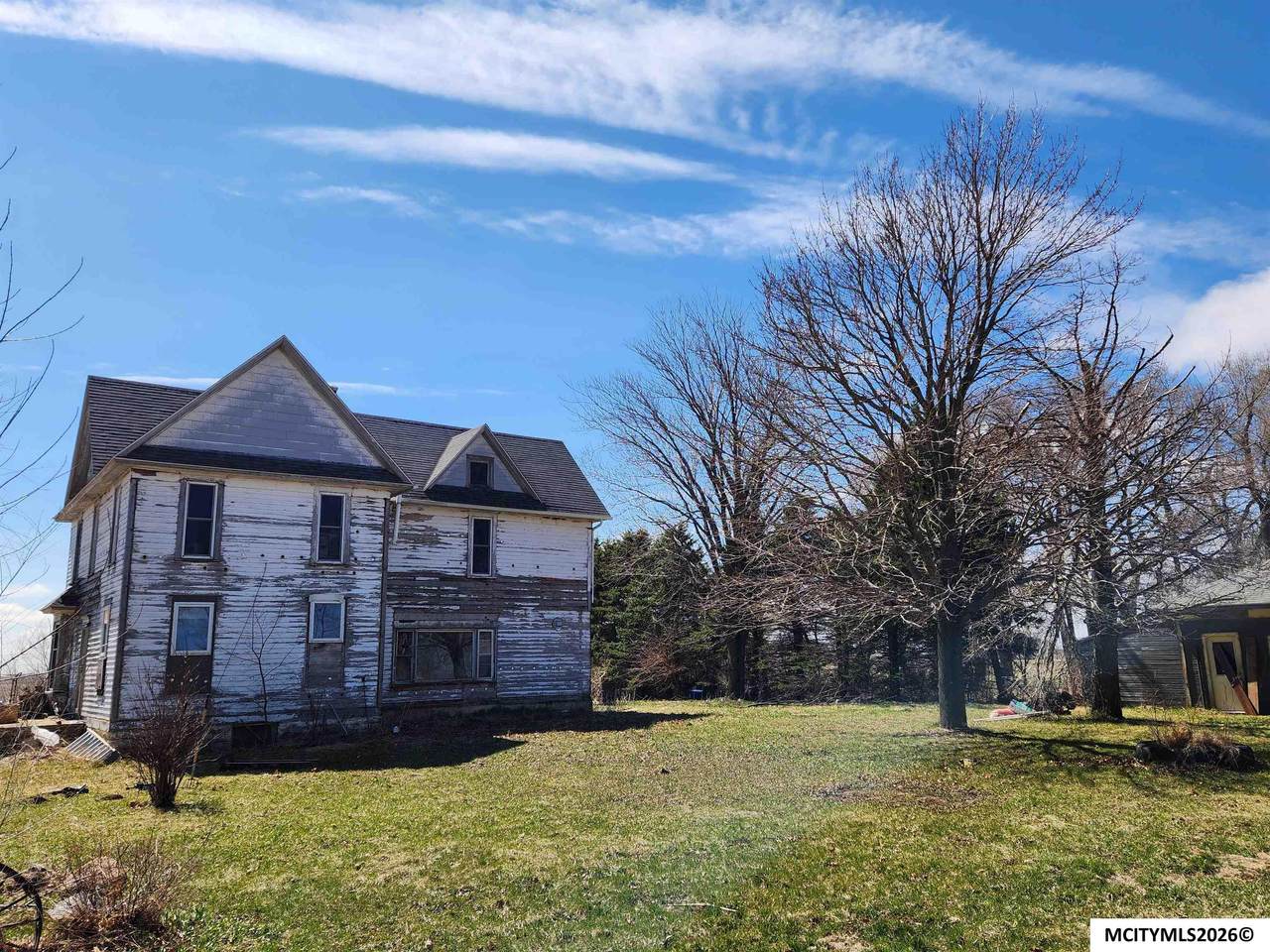 20113 200th St - Photo 1