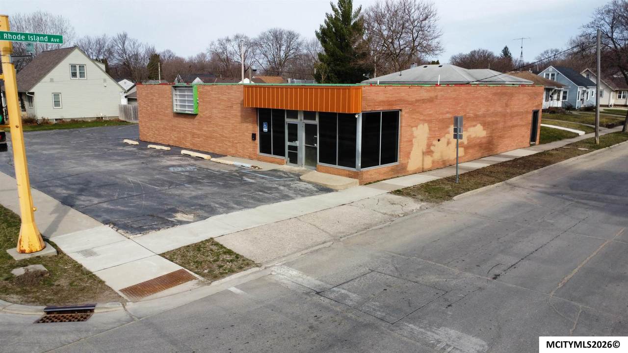 830 12th Ne - Photo 1
