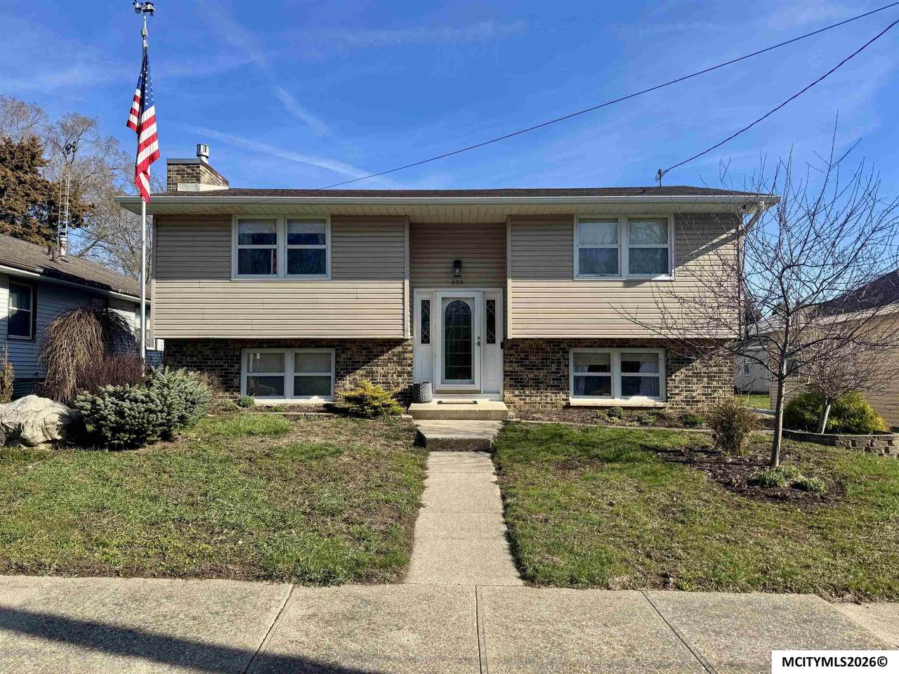 404 22nd Se - Photo 1