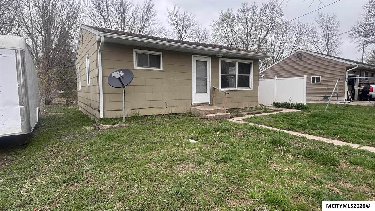 412 29th Sw - Photo 1