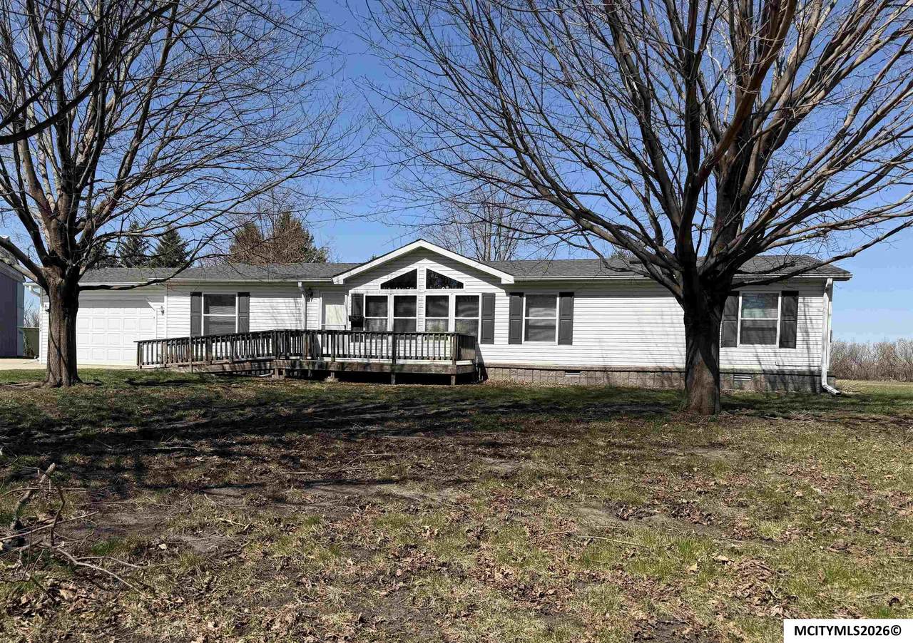 710 Oak St - Photo 1