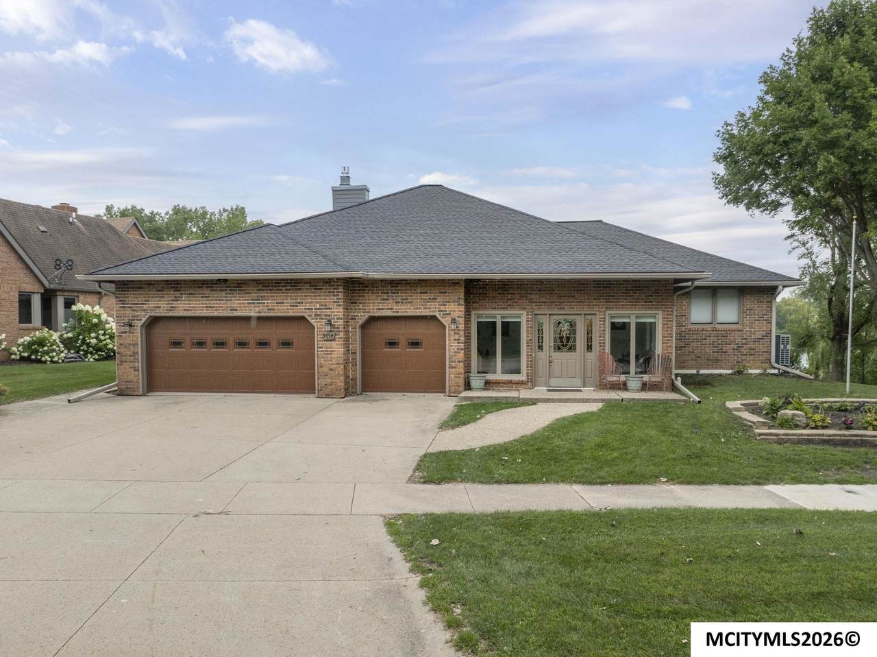 740 Briarstone Dr - Photo 1