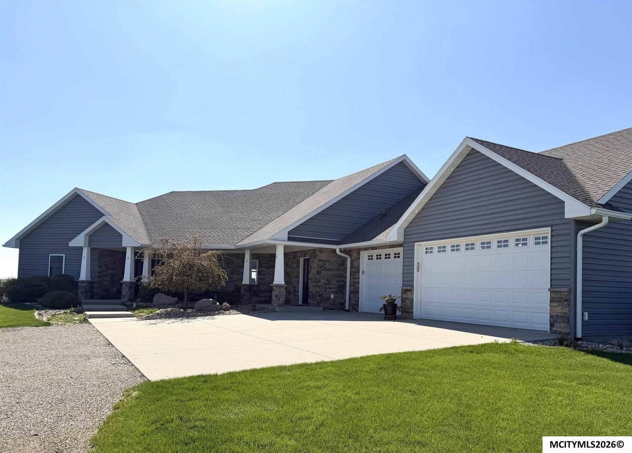 4848 Nightingale Ave - Photo 1