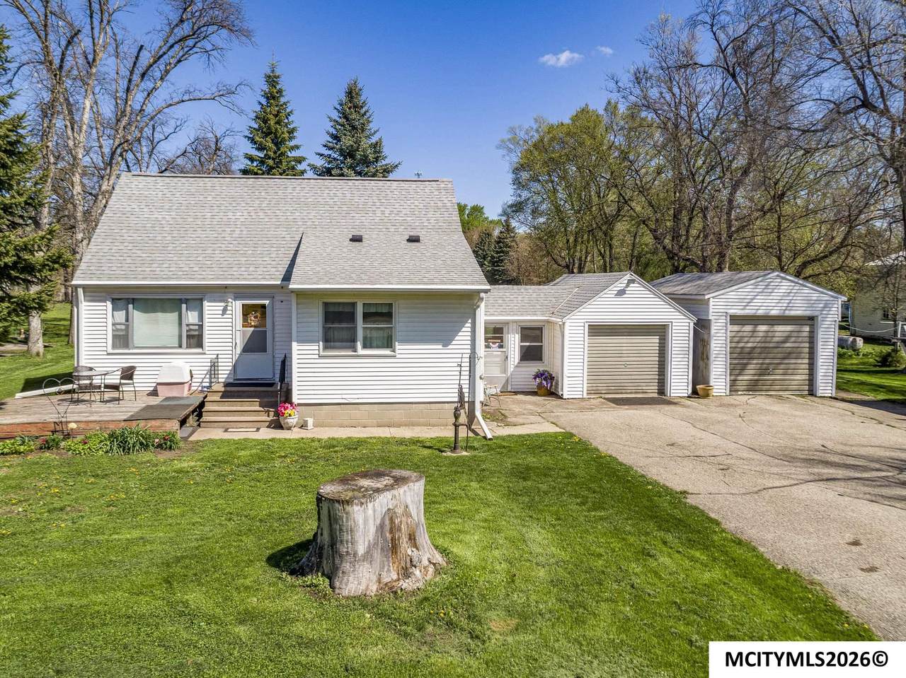 15420 300TH CT - Photo 1