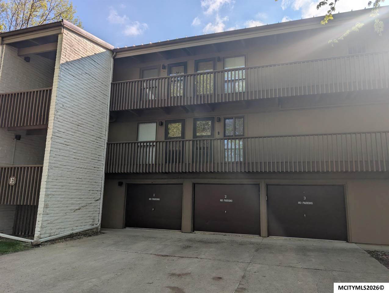 2700 Shore Dr - Photo 1