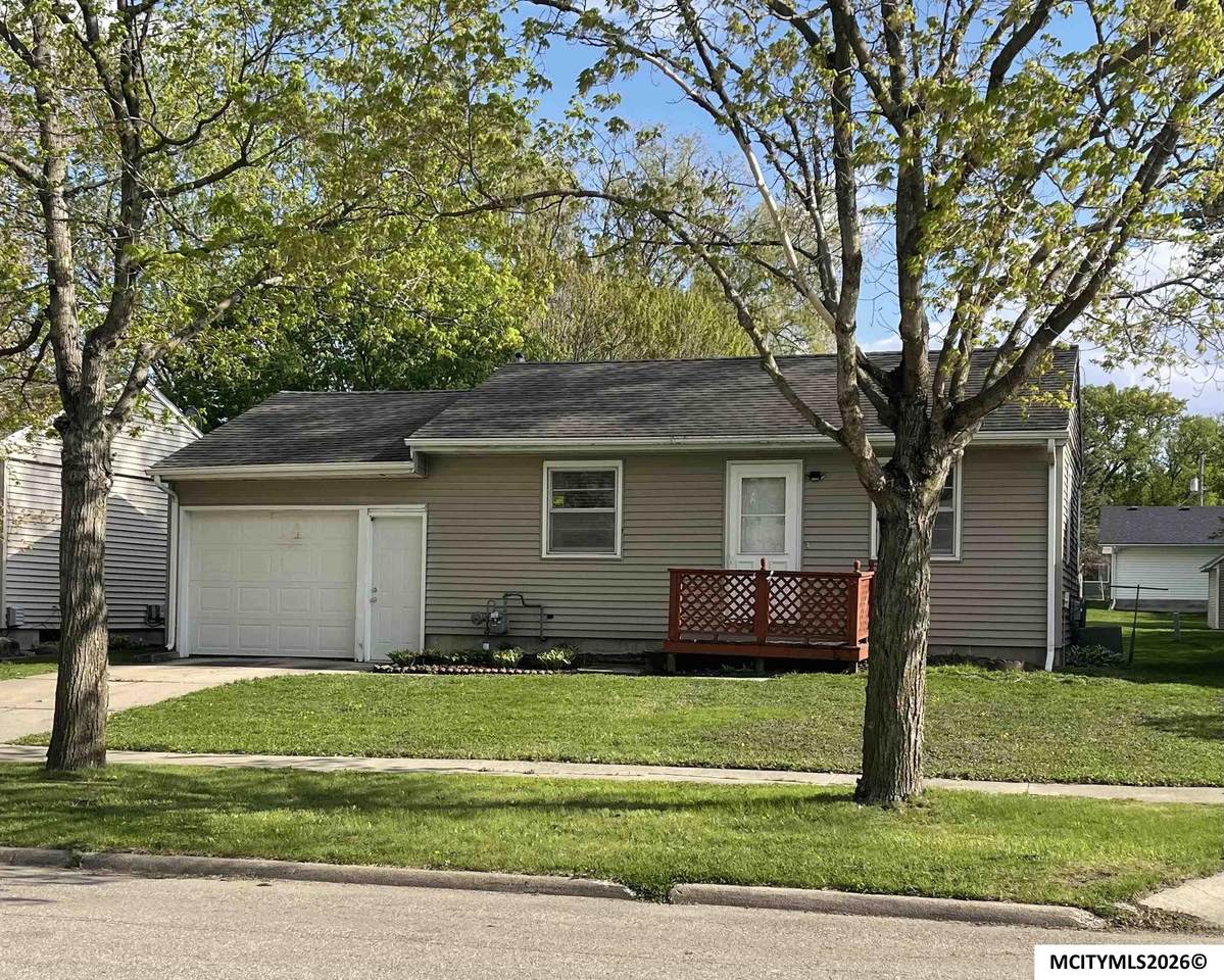 835 12th St Se - Photo 1