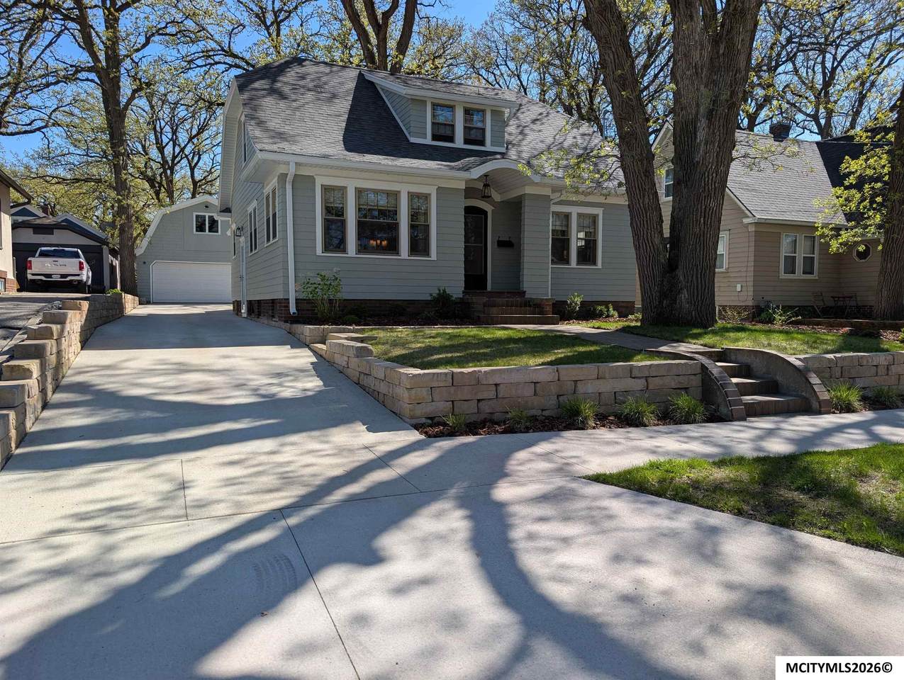 1017 1st Nw - Photo 1