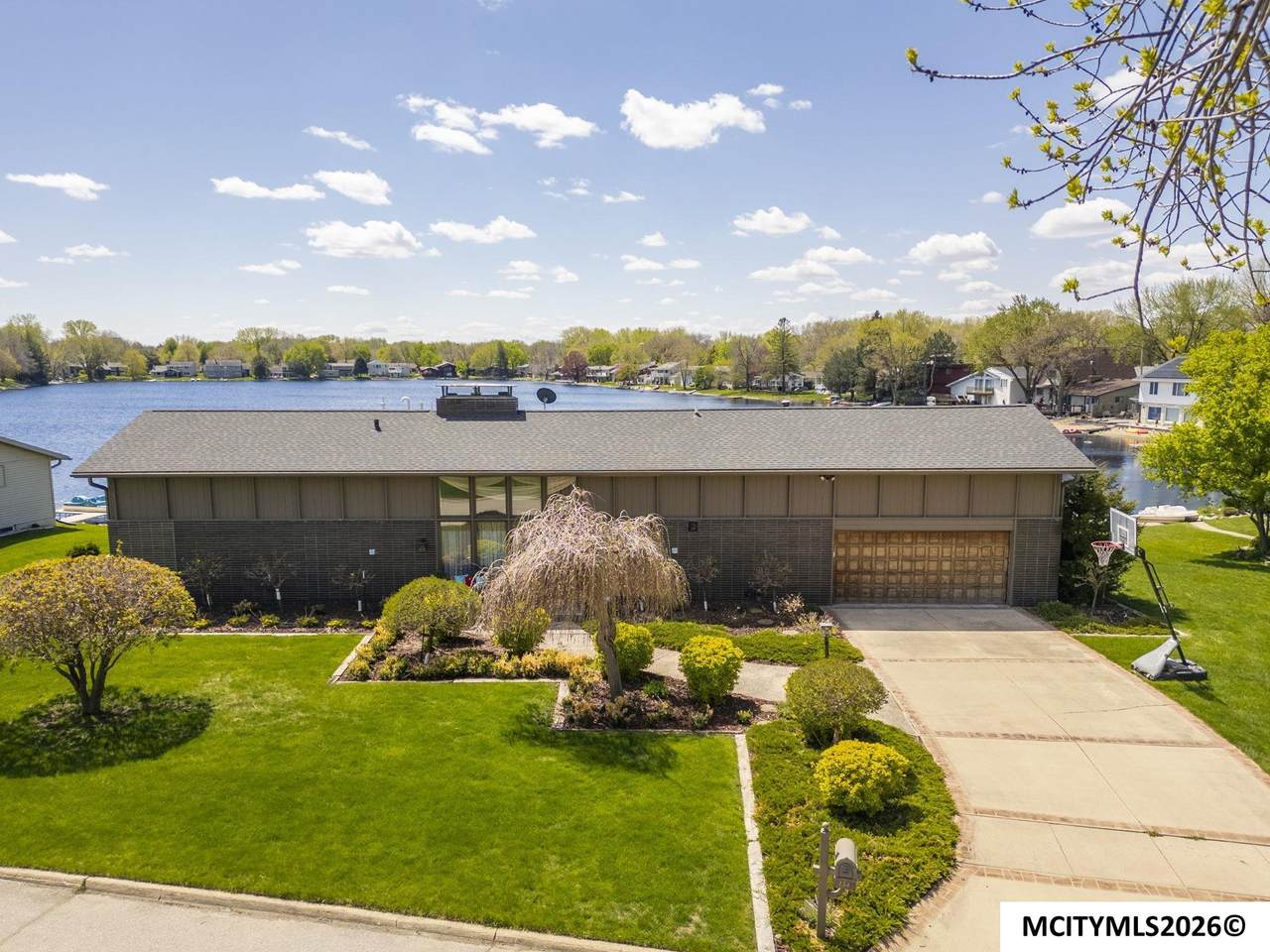 154 Lakeview Dr - Photo 1