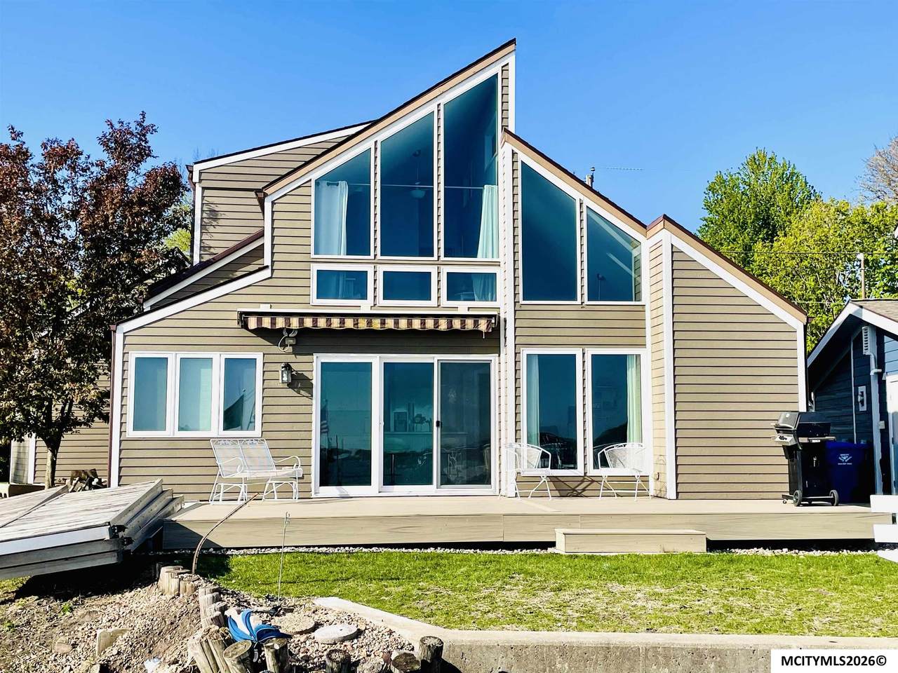 5122 Bayside Ave - Photo 1