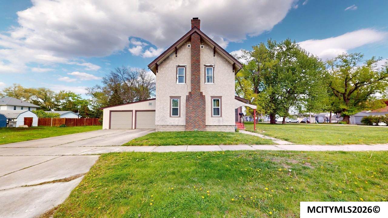 1523 Monroe - Photo 1