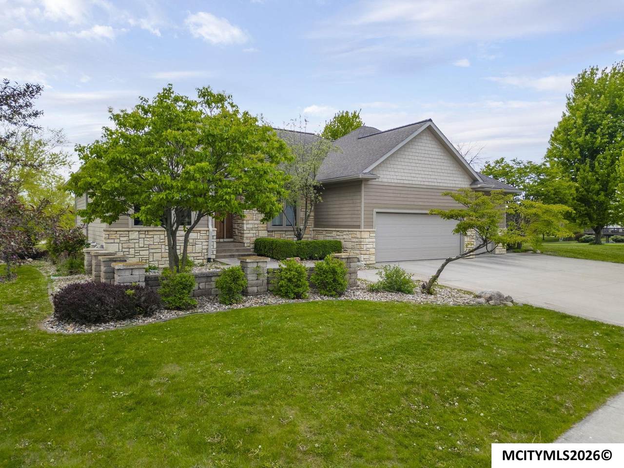 1153 Onyx Ct - Photo 1