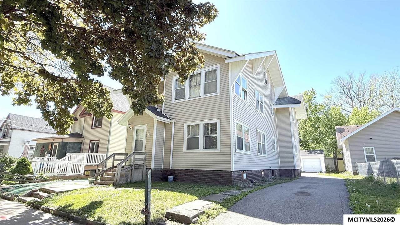 321 3rd Nw - Photo 1