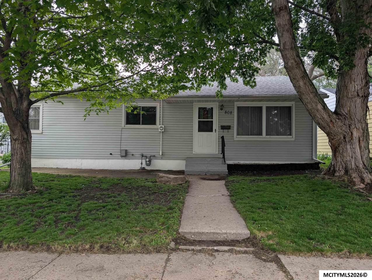 808 Harrison - Photo 1