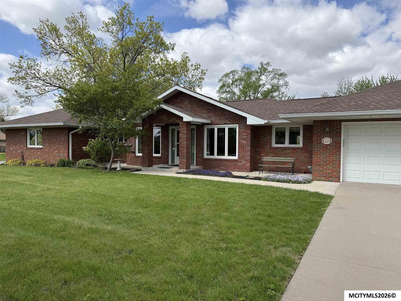 311 Orchard Dr - Photo 1