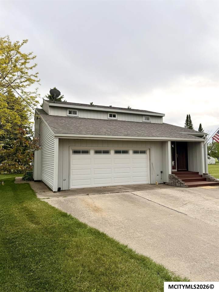 2323 21st Sw - Photo 1