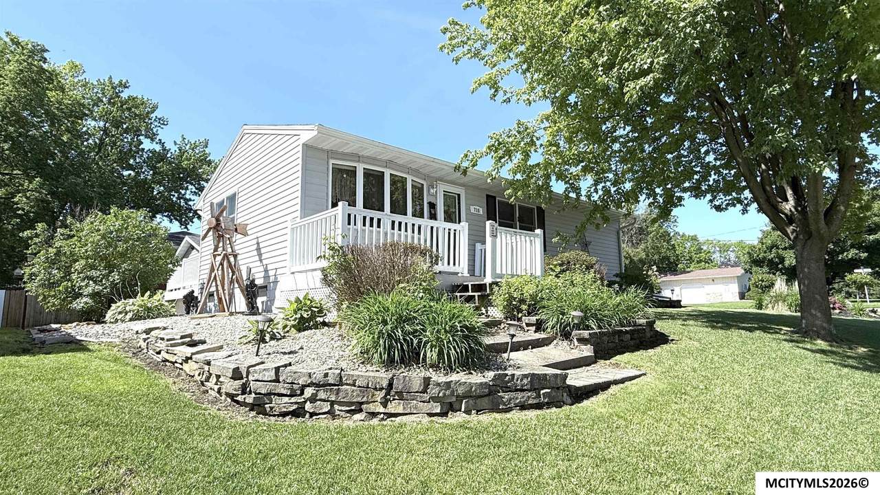 715 4th St Nw - Photo 1