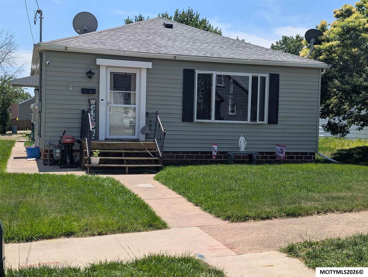 27 26th Sw - Photo 1