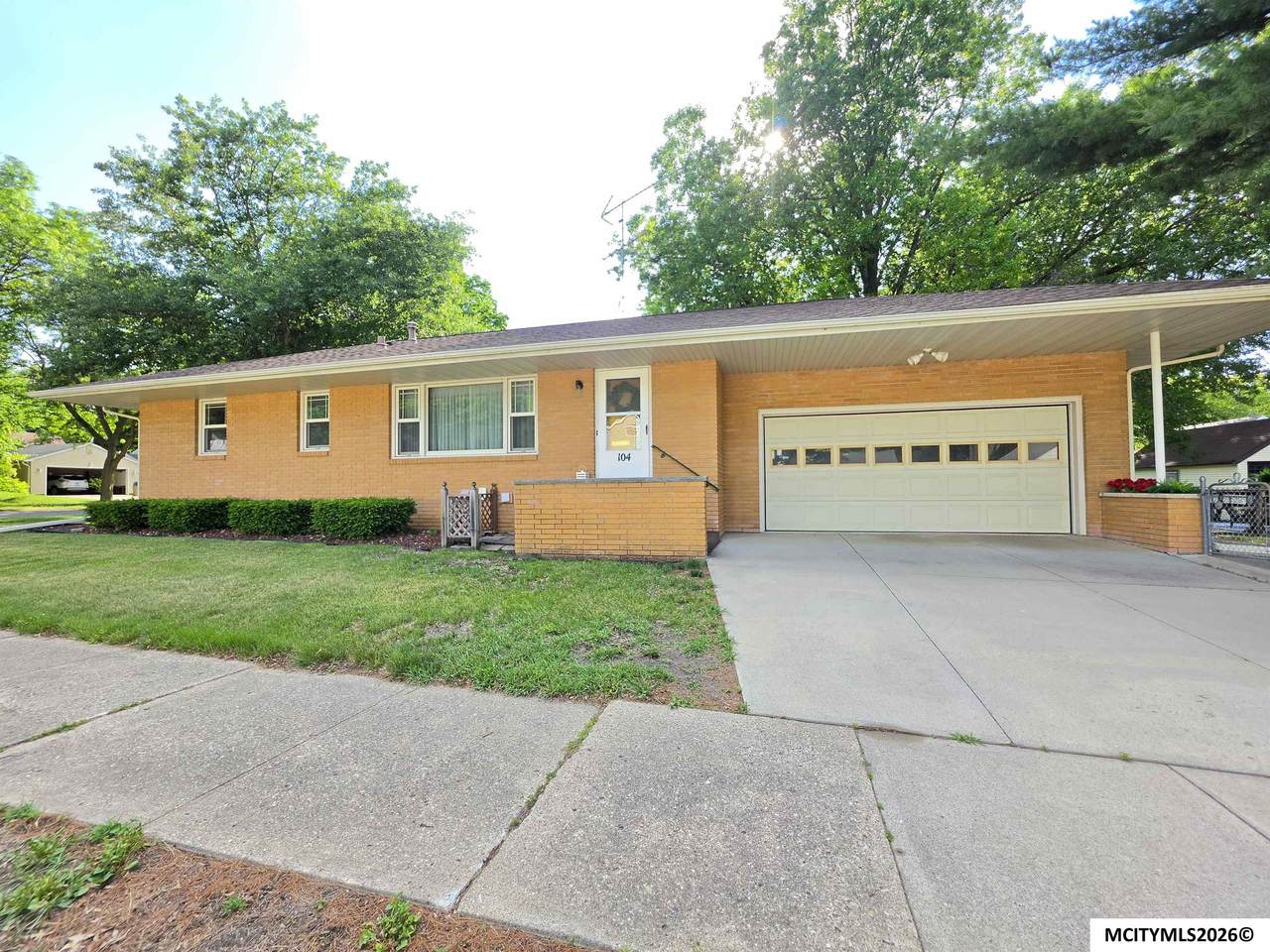 104 N Taylor - Photo 1