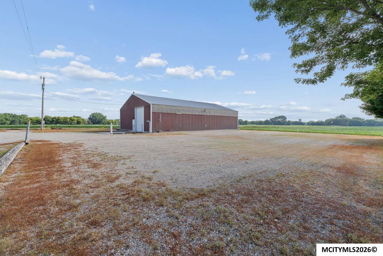 15715 Delaware Ave - Photo 1