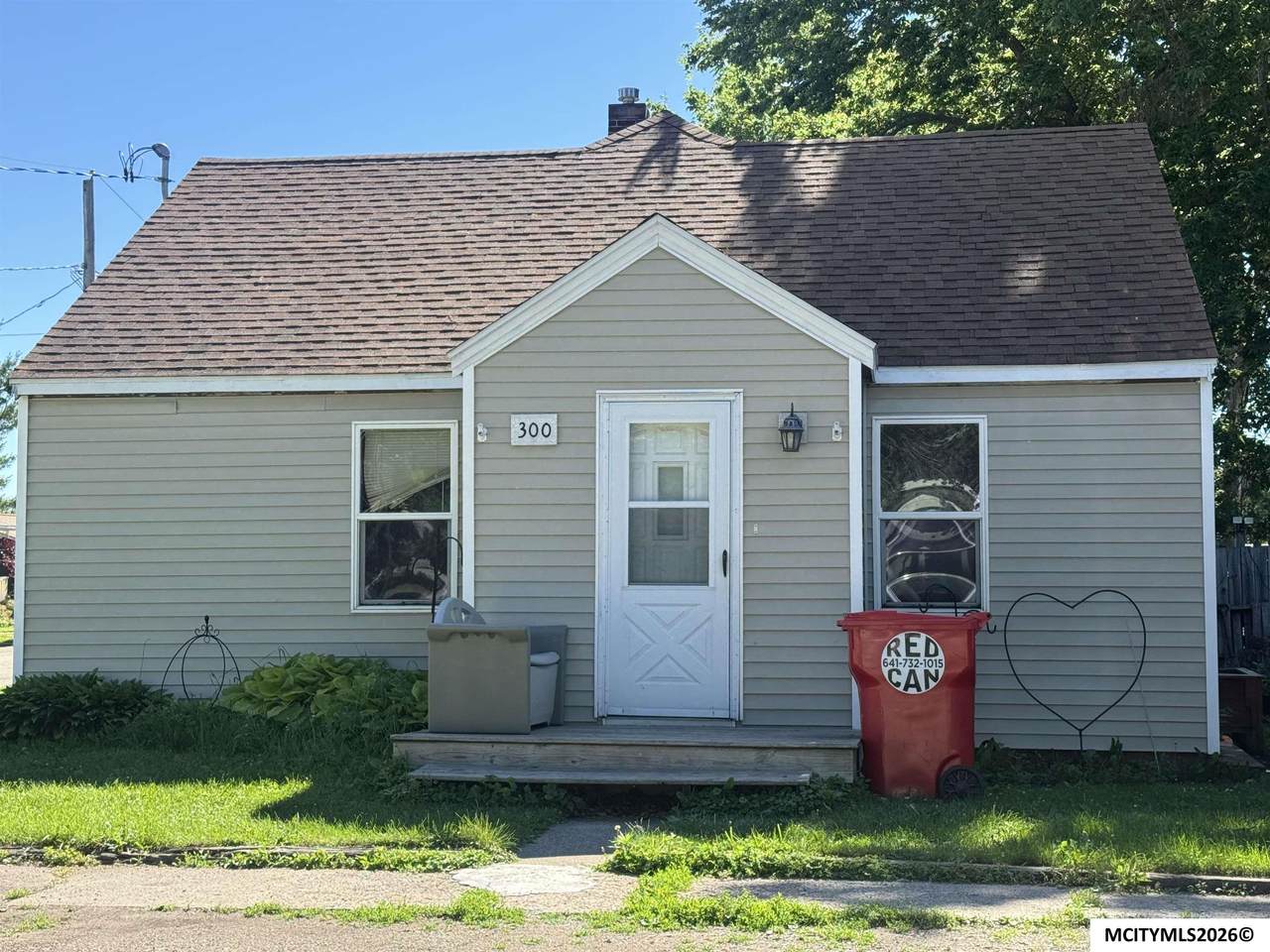 300 5th St - Photo 1