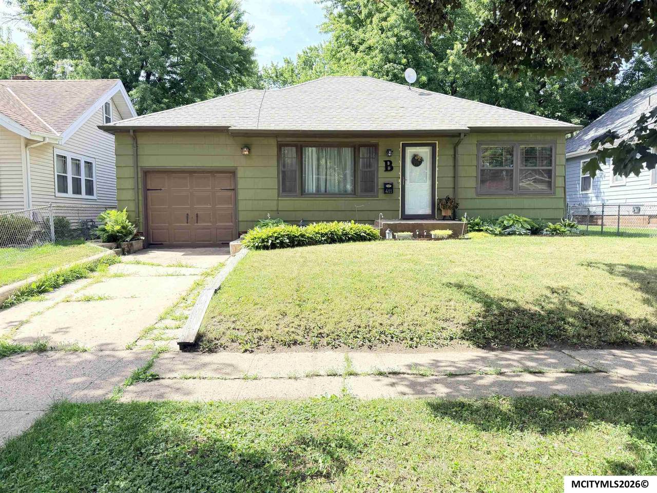 411 14th Se - Photo 1