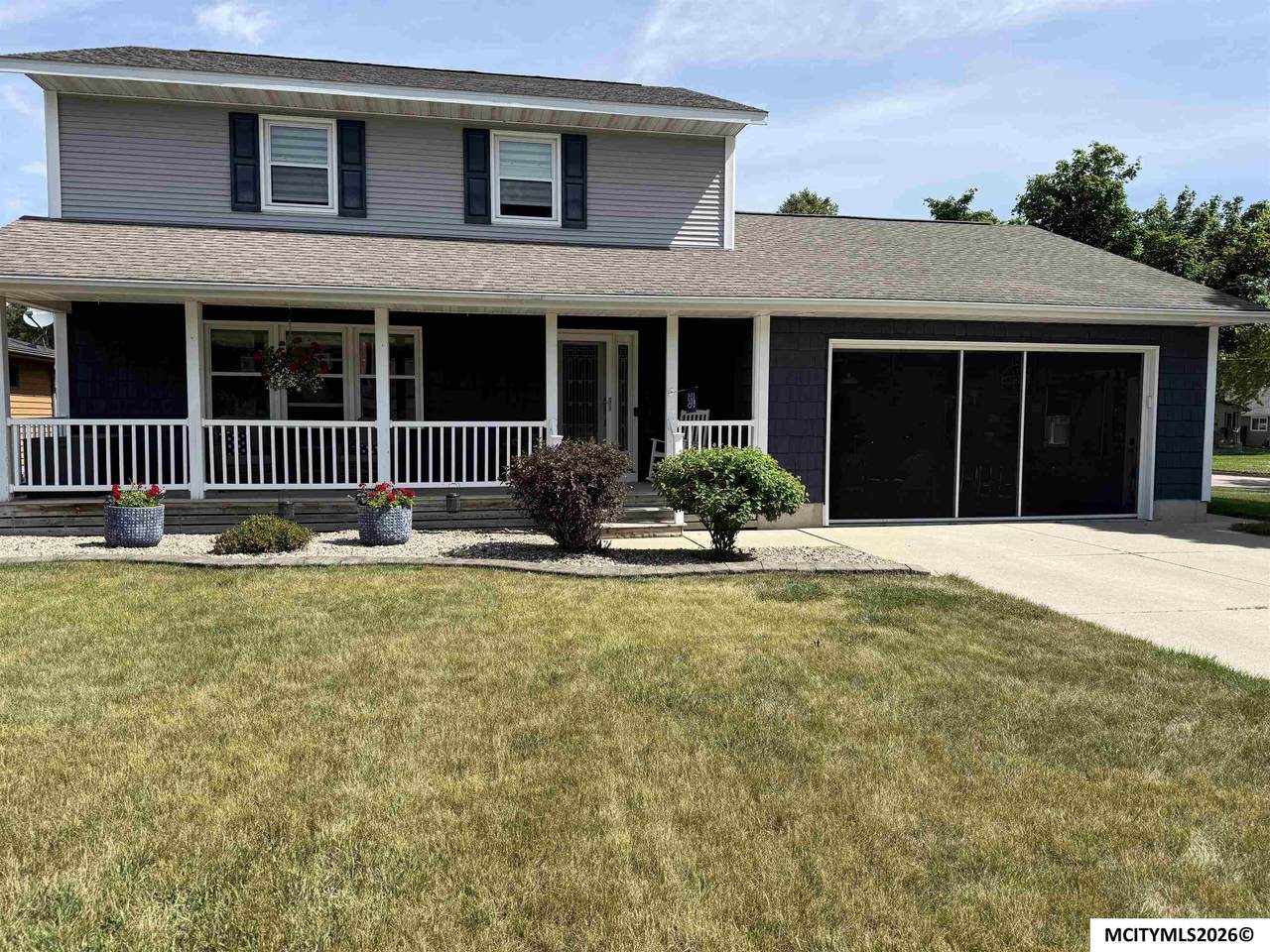 752 Monroe Ct - Photo 1