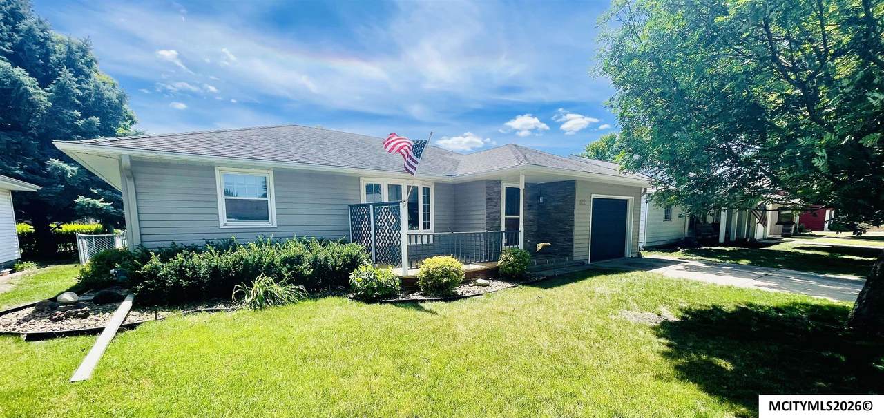 403 22nd Sw - Photo 1