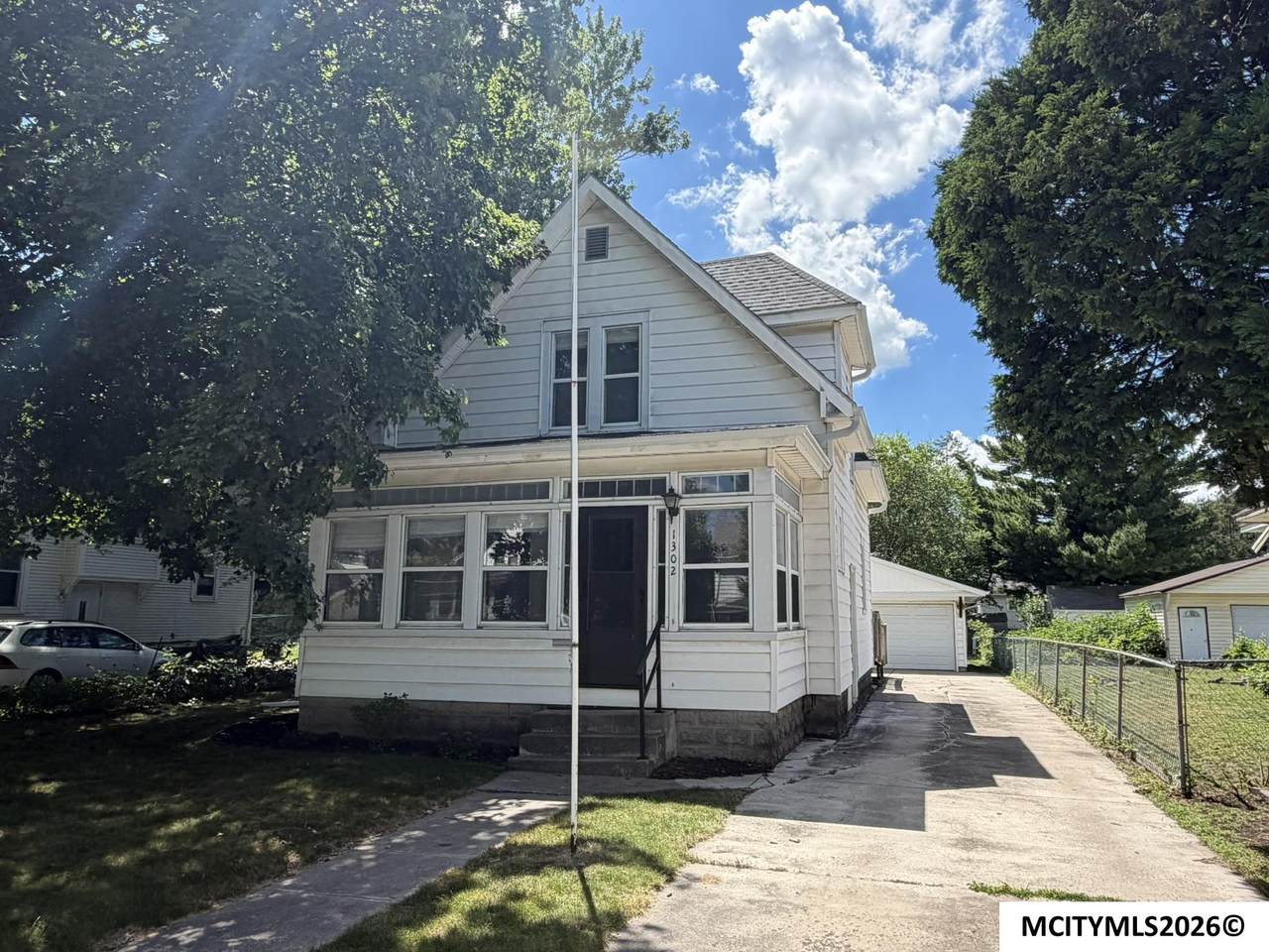 1302 Adams - Photo 1