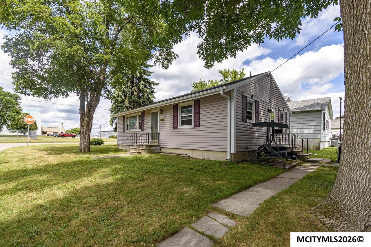 1105 Tyler - Photo 1