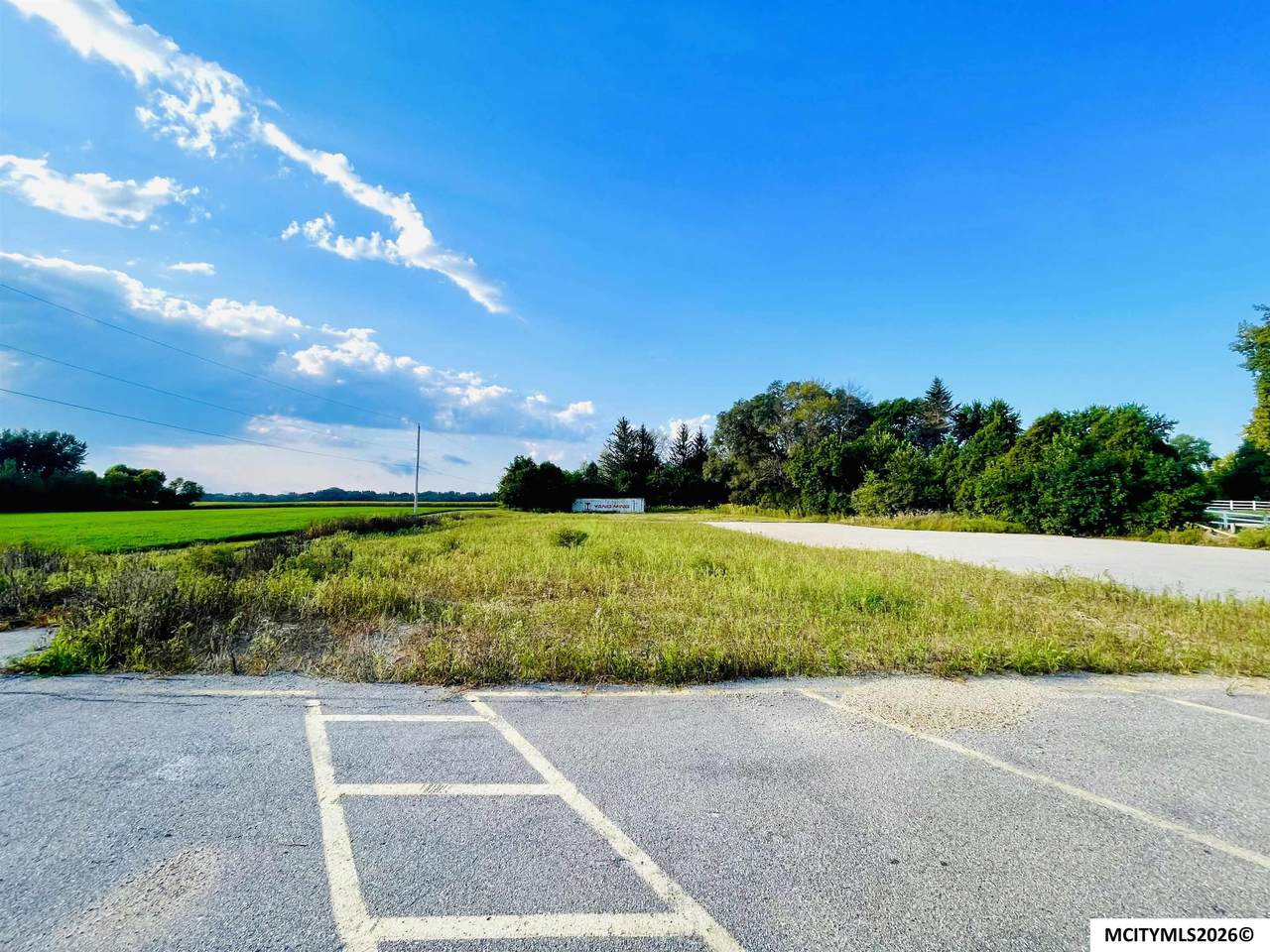 2571 4th Se - Photo 1