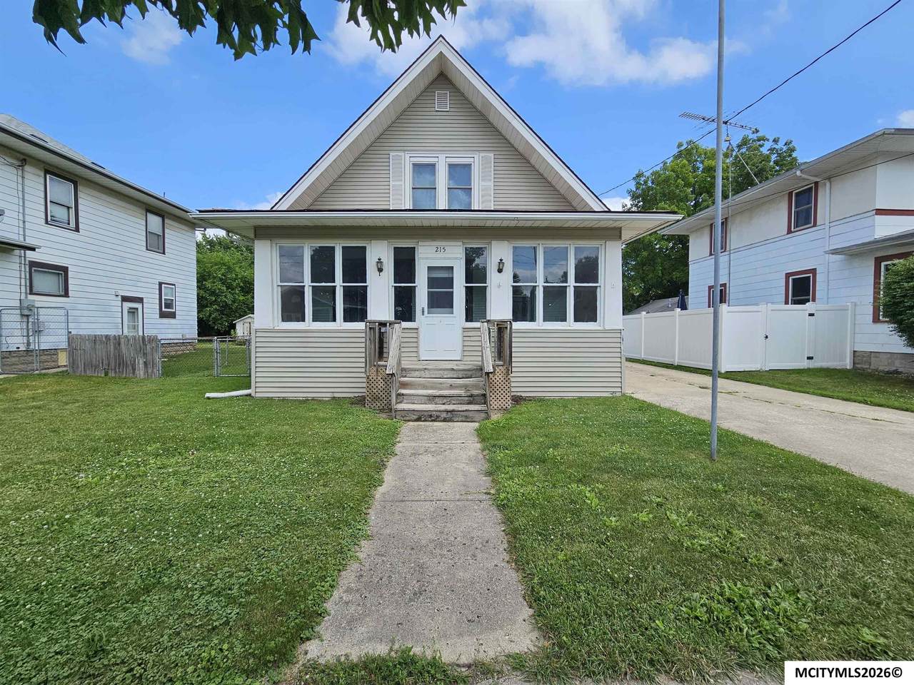 215 Louisiana - Photo 1