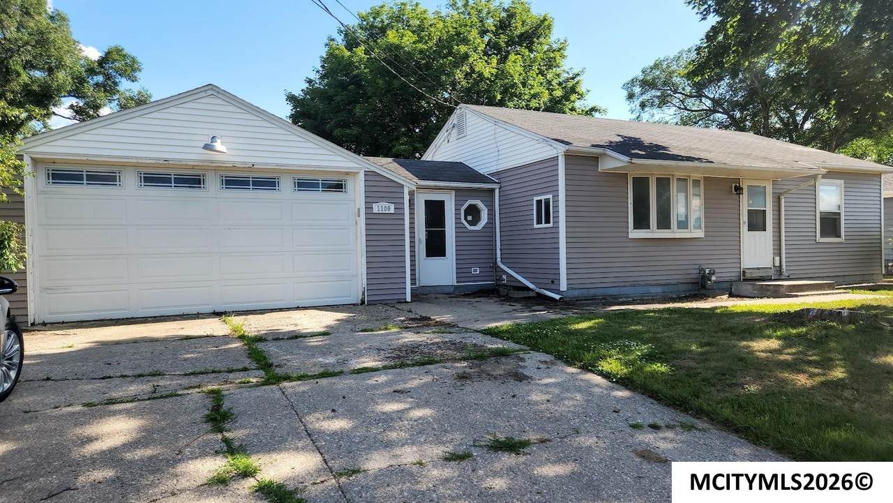 1109 12th Nw - Photo 1