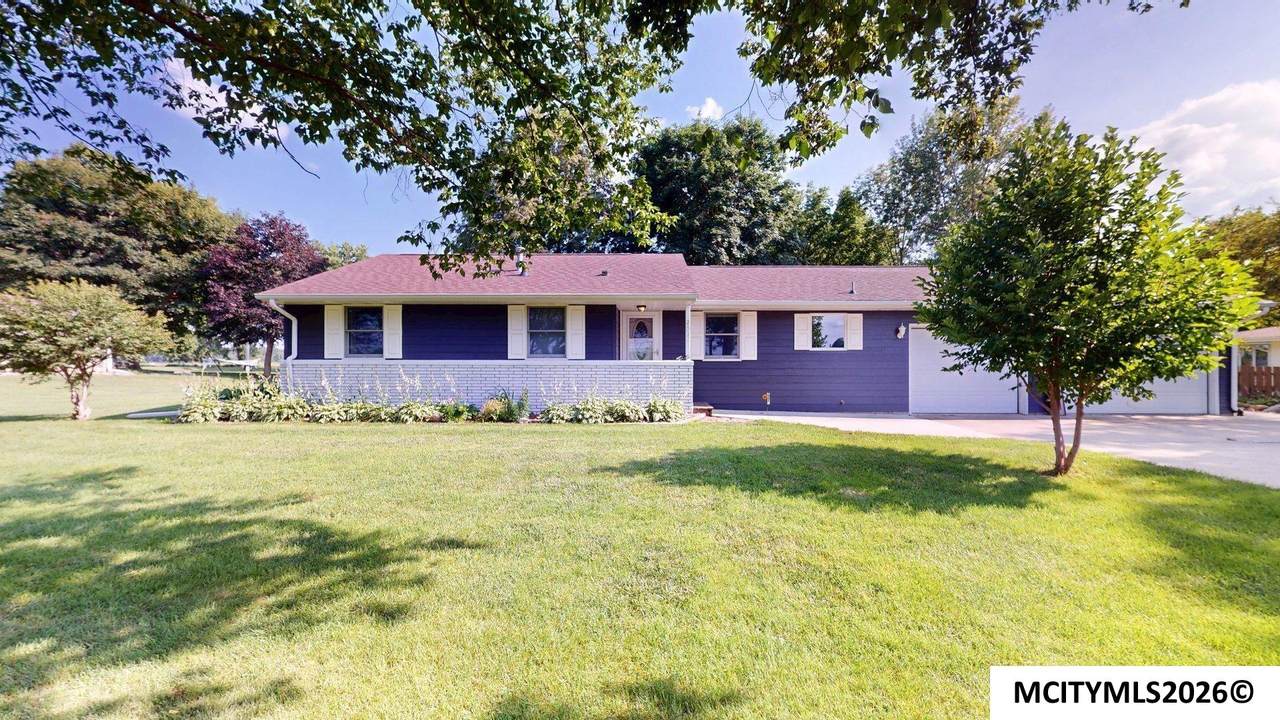 2535 15th Nw - Photo 1