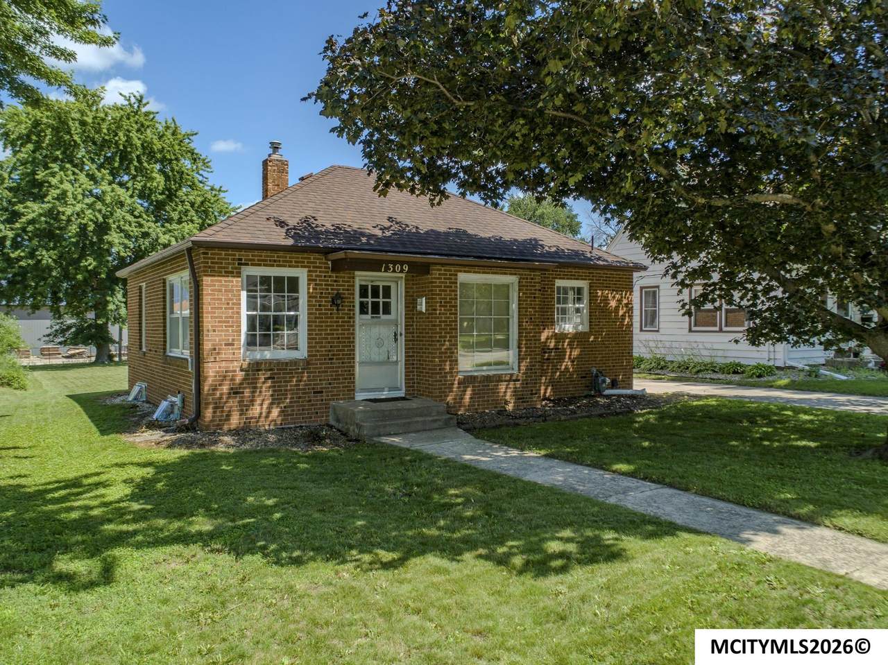1309 Carolina - Photo 1