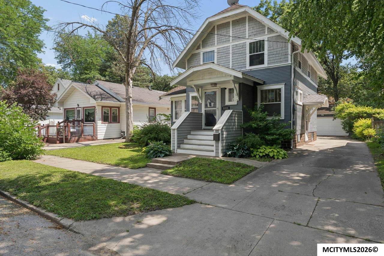 1011 2nd Nw - Photo 1